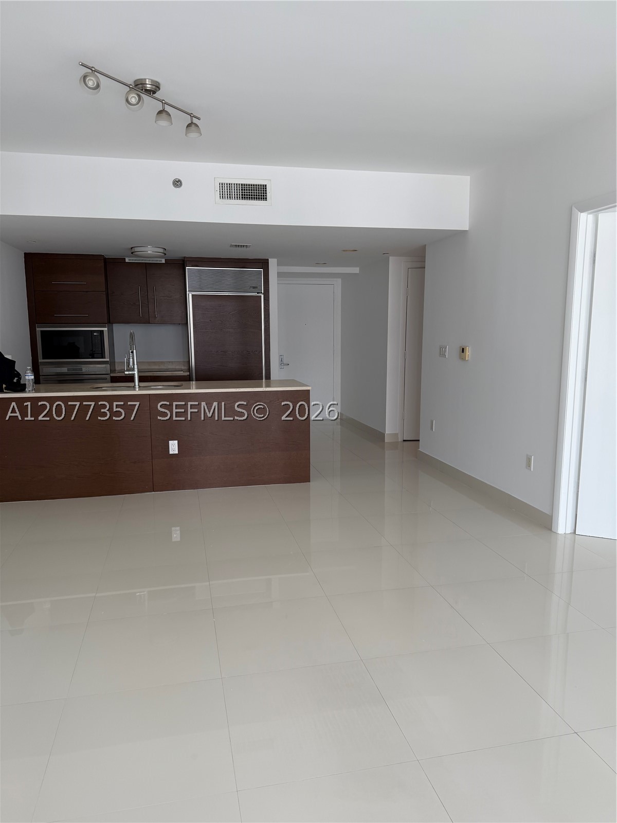 Miami FL 33131 - A12077357