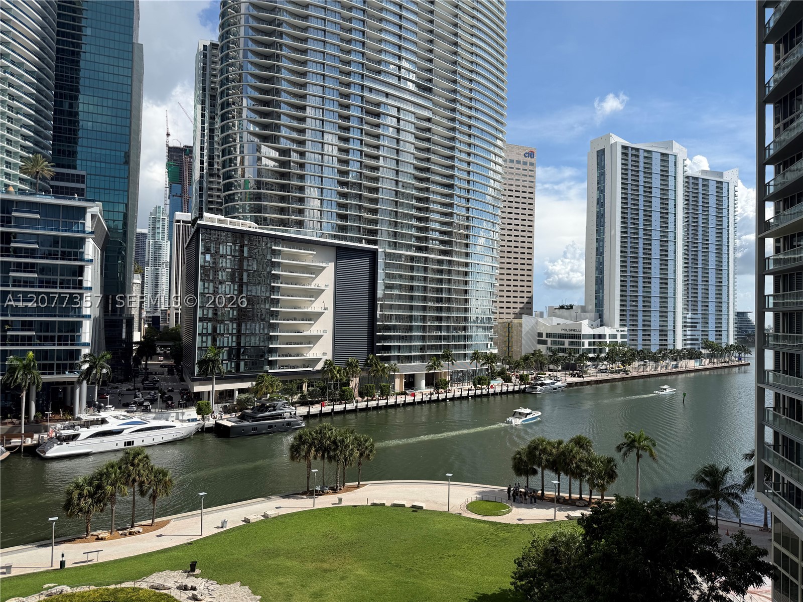 Miami FL 33131 - A12077357