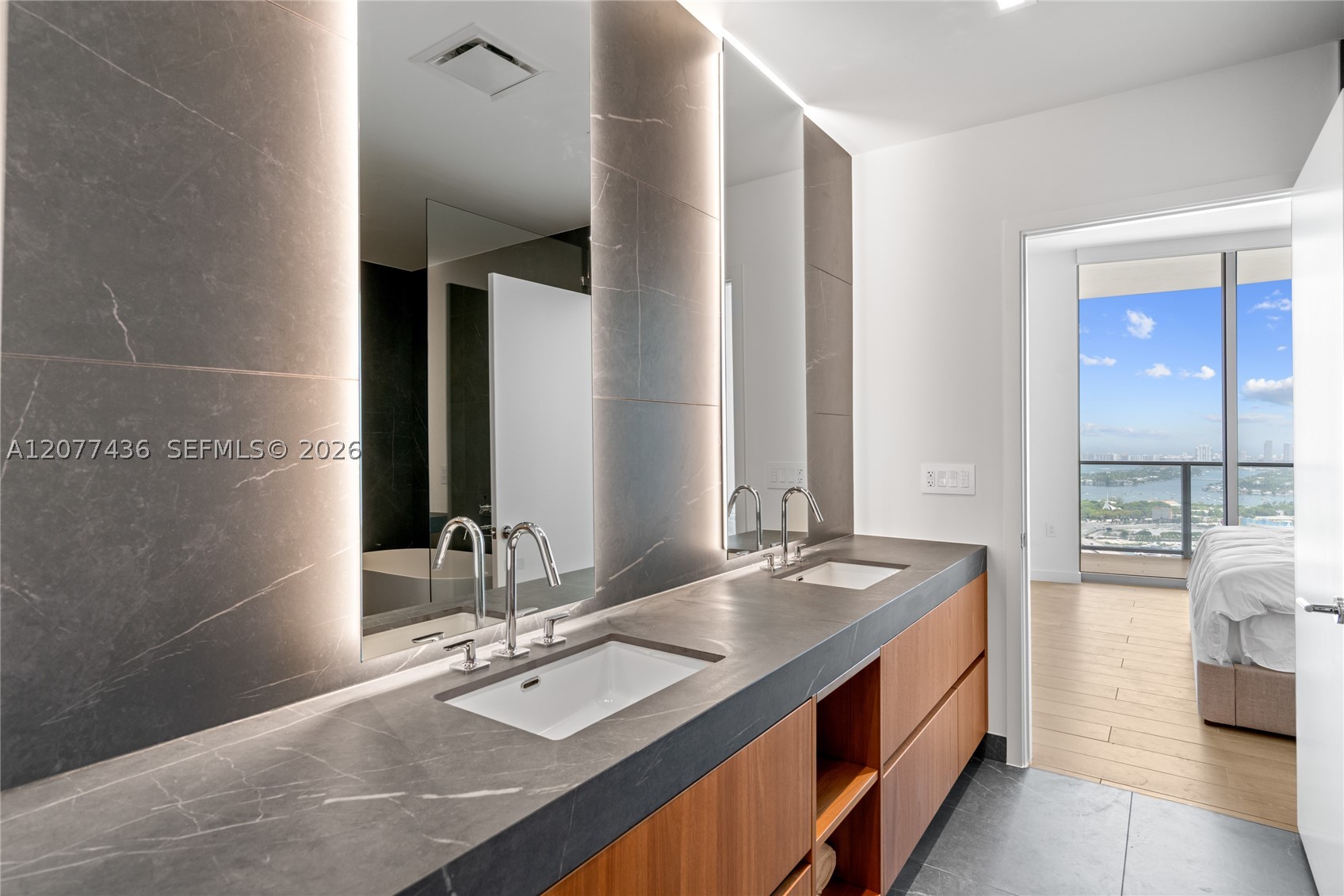 1400 Biscayne Blvd #4203, Miami FL 33132