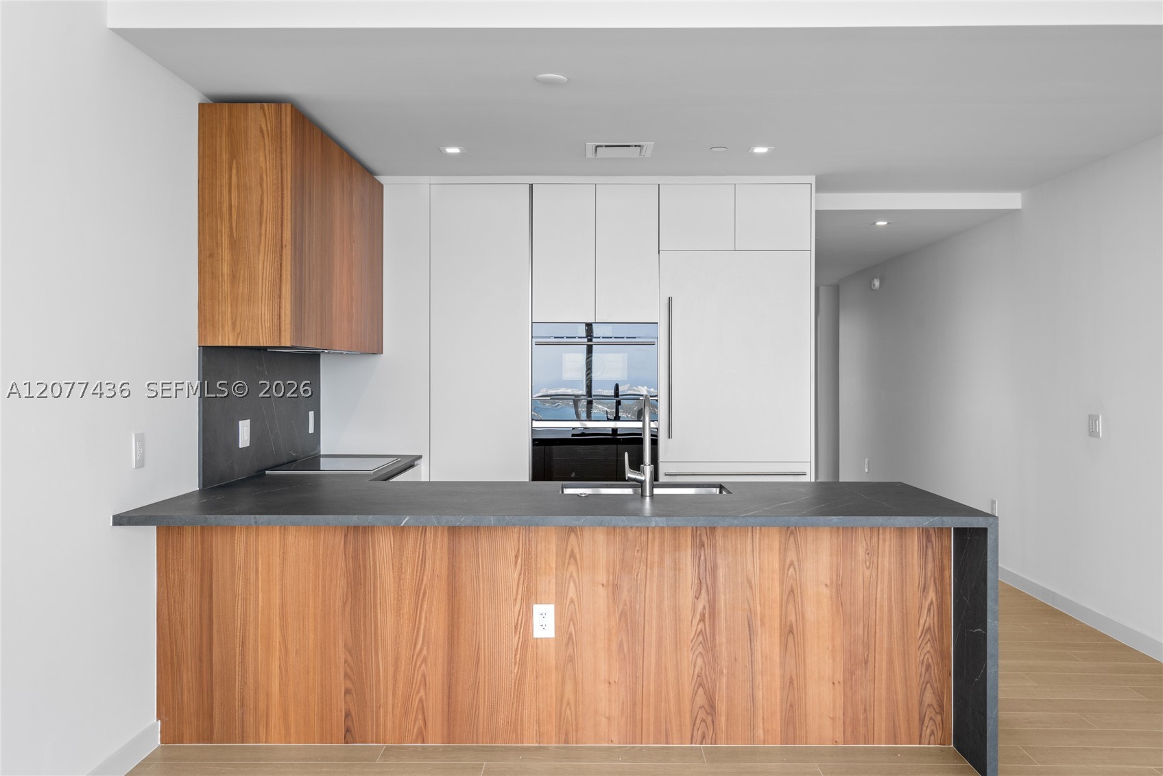 1400 Biscayne Blvd #4203, Miami FL 33132