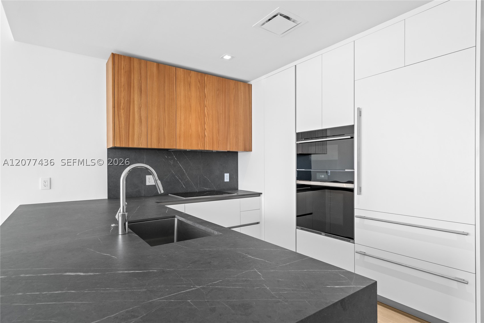 1400 Biscayne Blvd #4203, Miami FL 33132