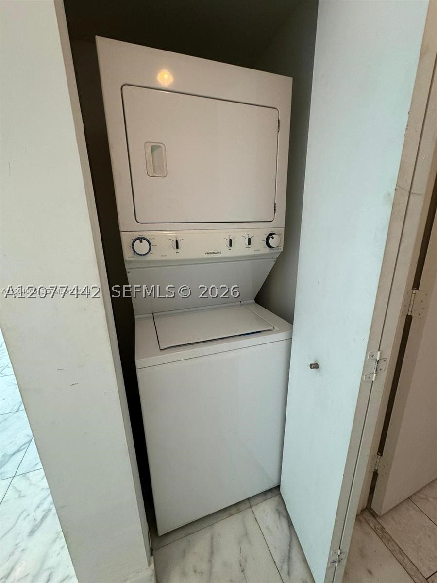 1331 Brickell Bay Dr #1704, Miami FL 33131