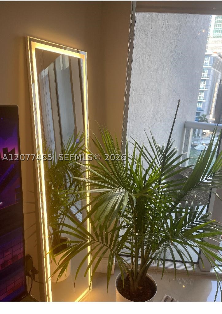 475 Brickell Ave #808, Miami FL 33131