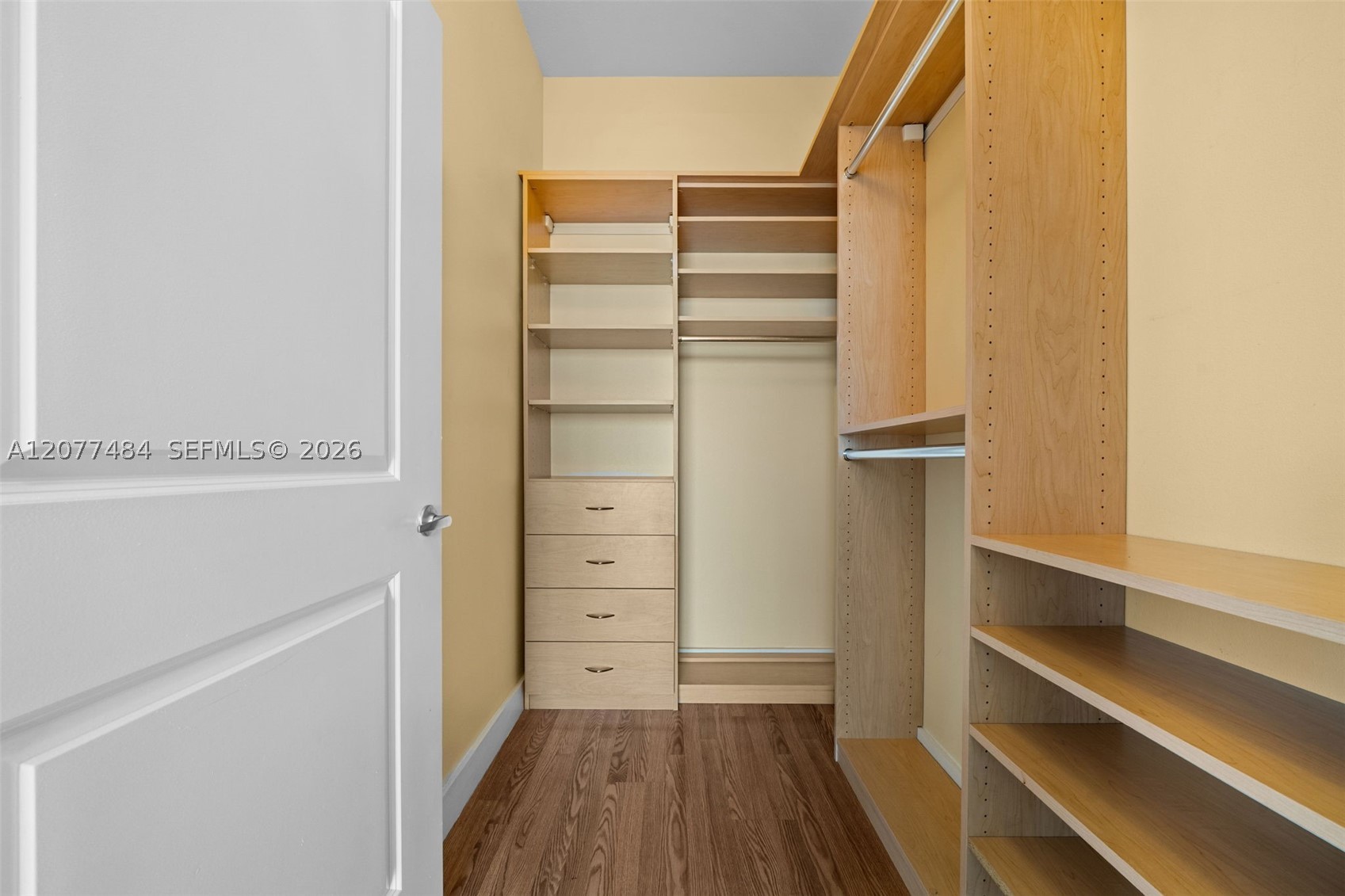 10 Aragon Ave #1601, Coral Gables FL 33134