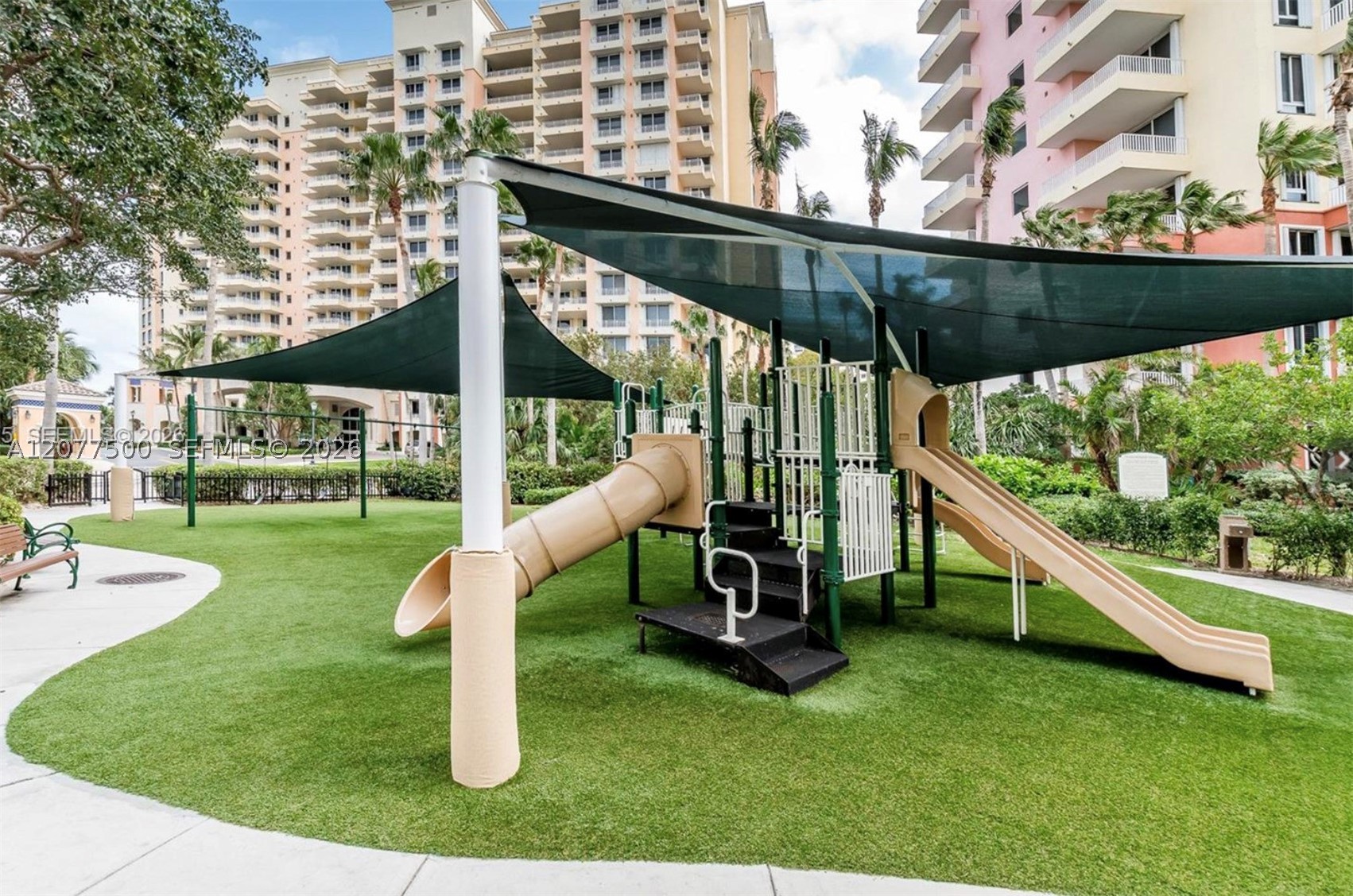 791 Crandon Blvd #PH04, Key Biscayne FL 33149