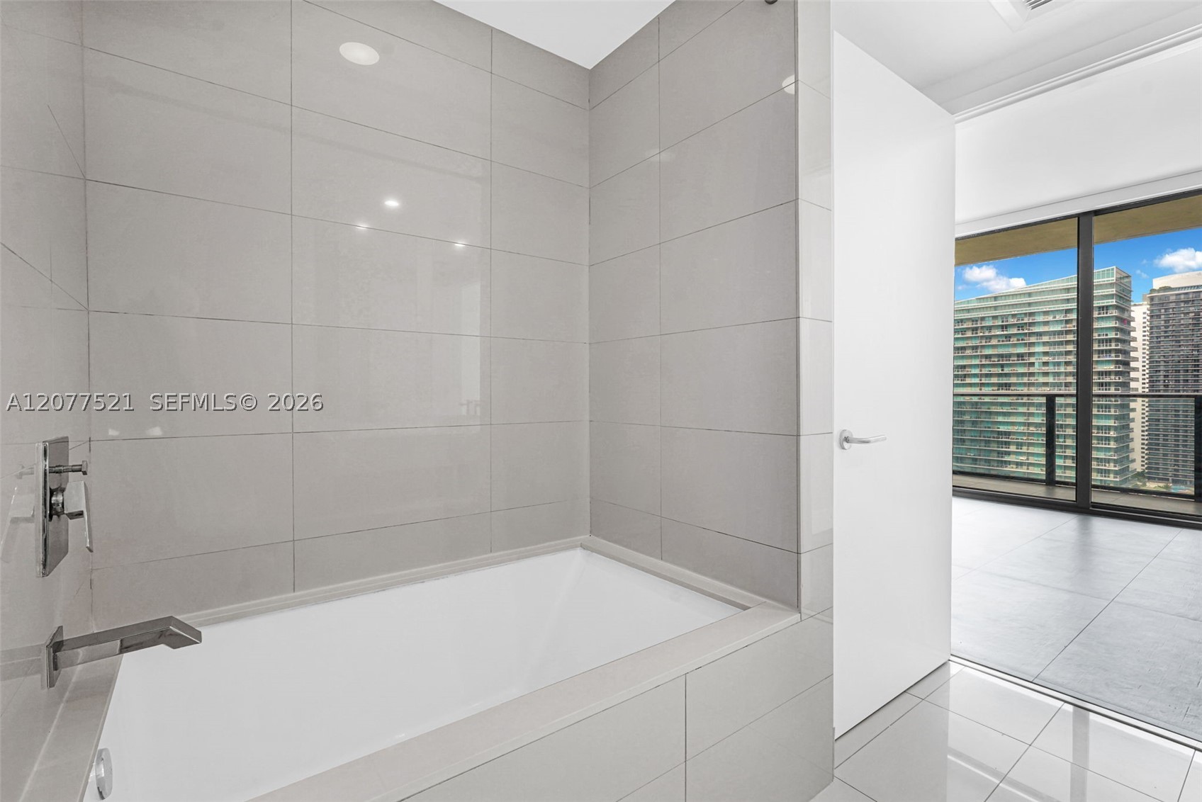 1300 S Miami Ave #2811, Miami FL 33130