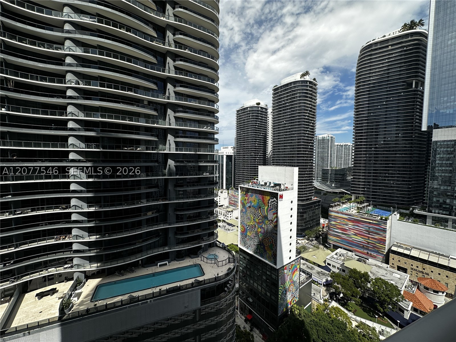 Miami FL 33131 - A12077546