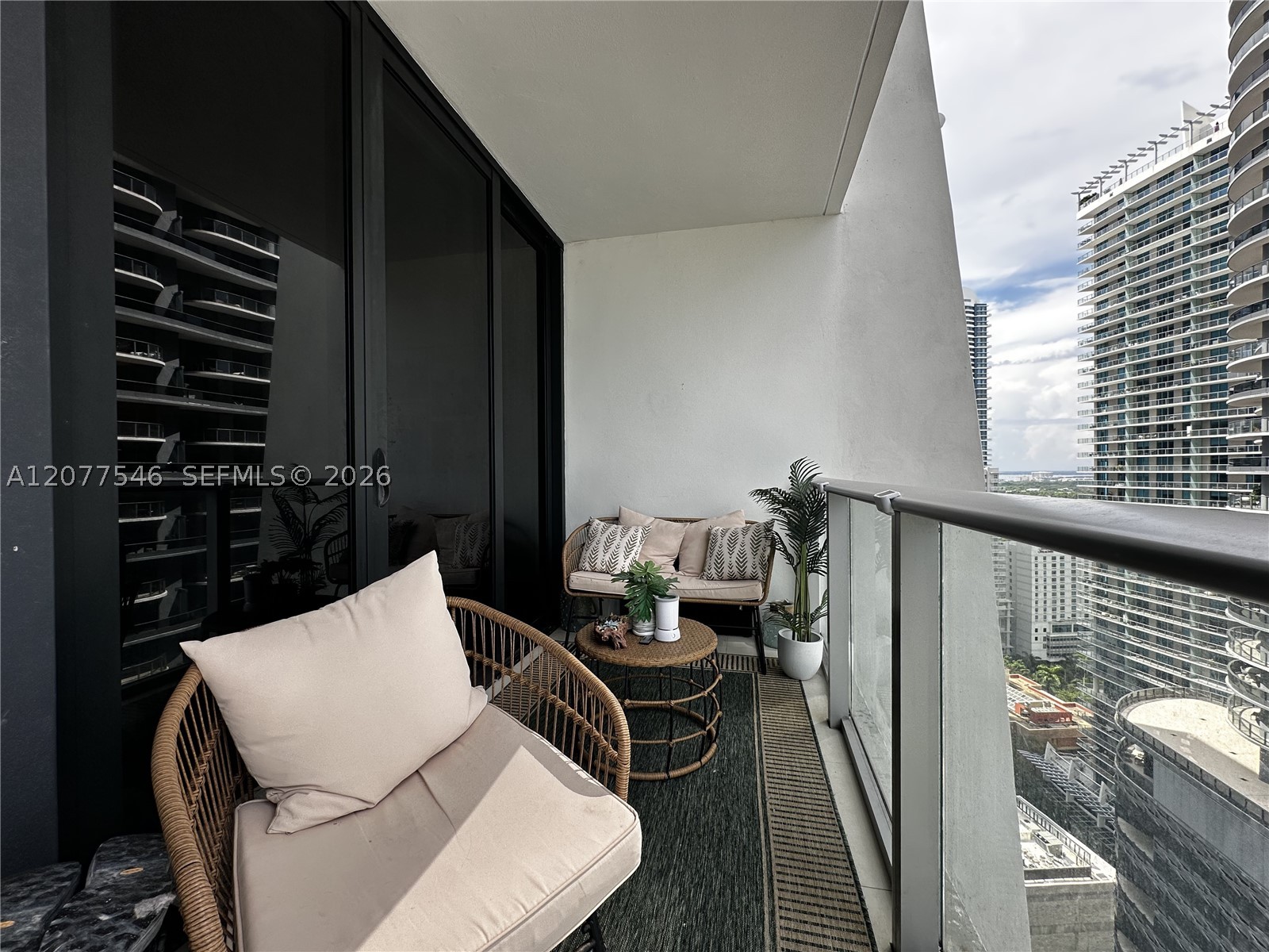 Miami FL 33131 - A12077546