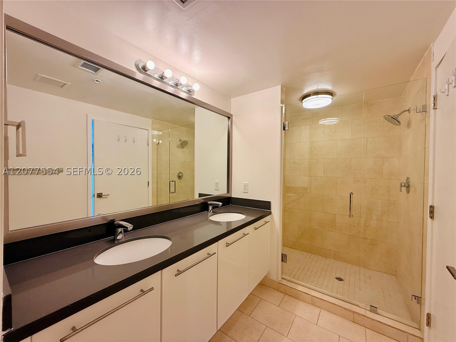 90 SW 3rd St #3306, Miami FL 33130