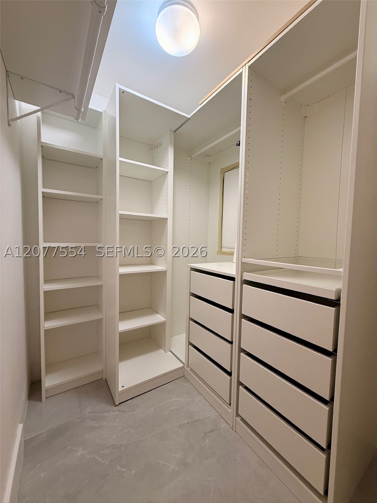 90 SW 3rd St #3306, Miami FL 33130