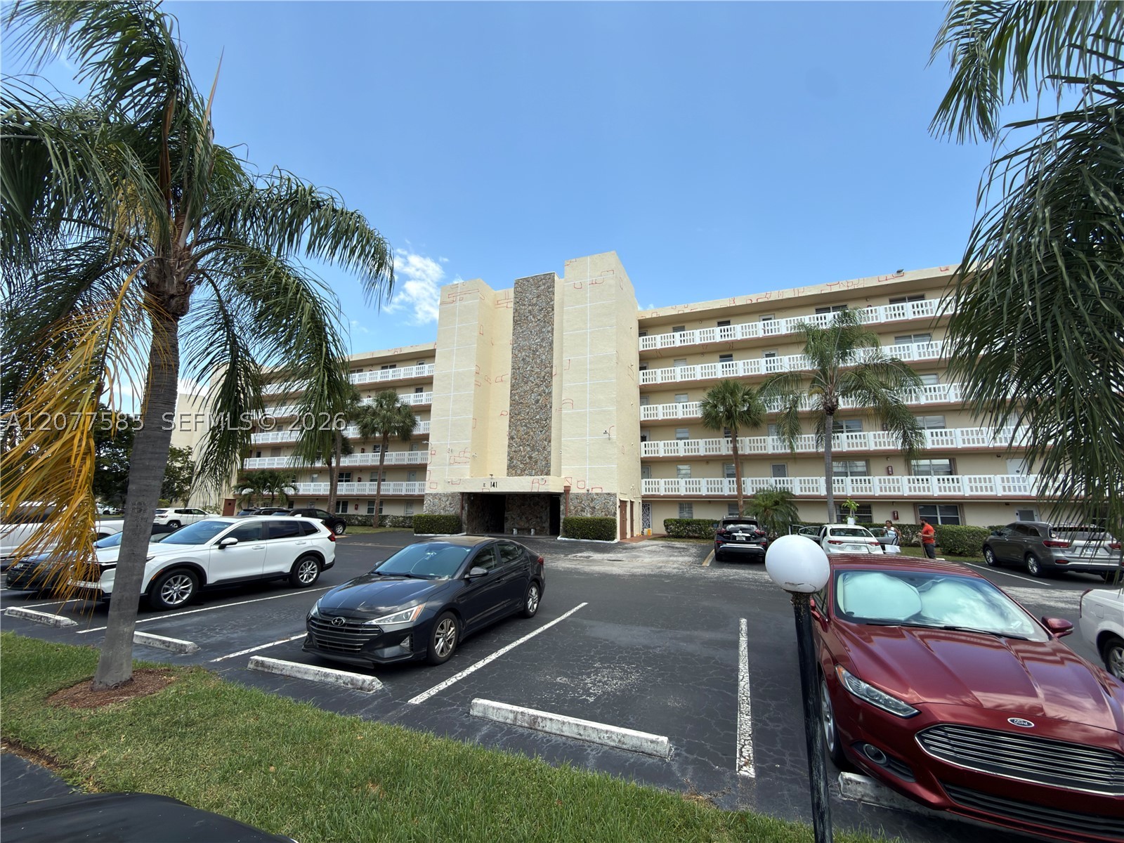141 SE 3rd Ave #106, Dania Beach FL 33004