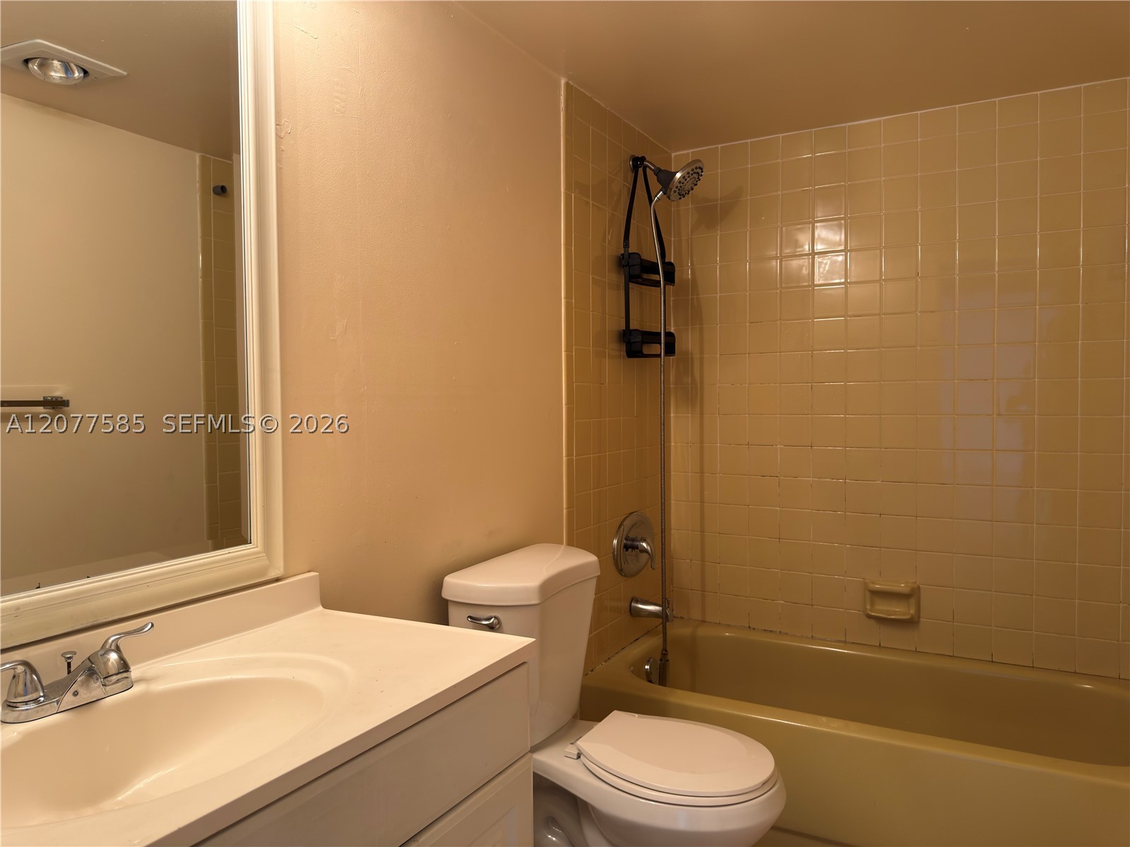 141 SE 3rd Ave #106, Dania Beach FL 33004