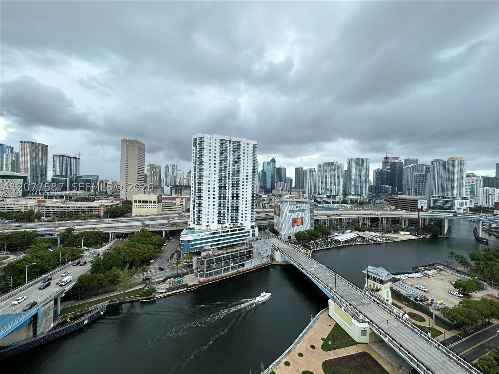 10 SW South River Dr #PHI02, Miami FL 33130