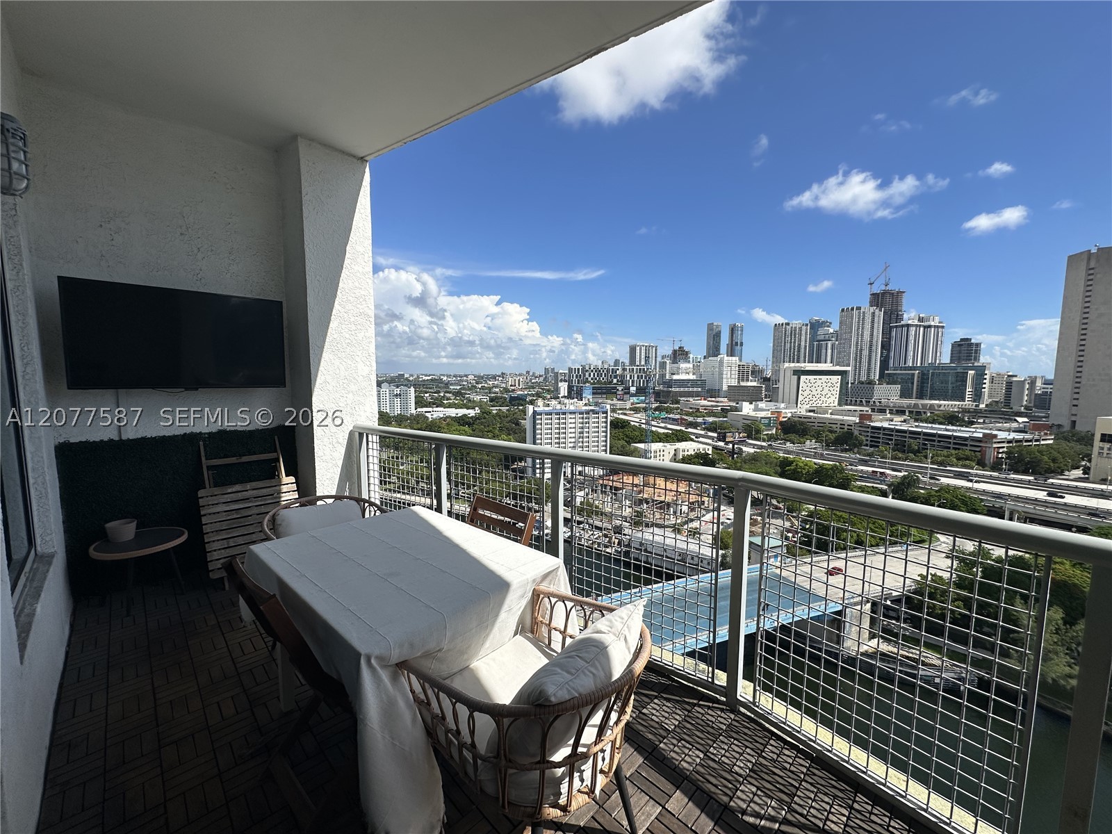 10 SW South River Dr #PHI02, Miami FL 33130