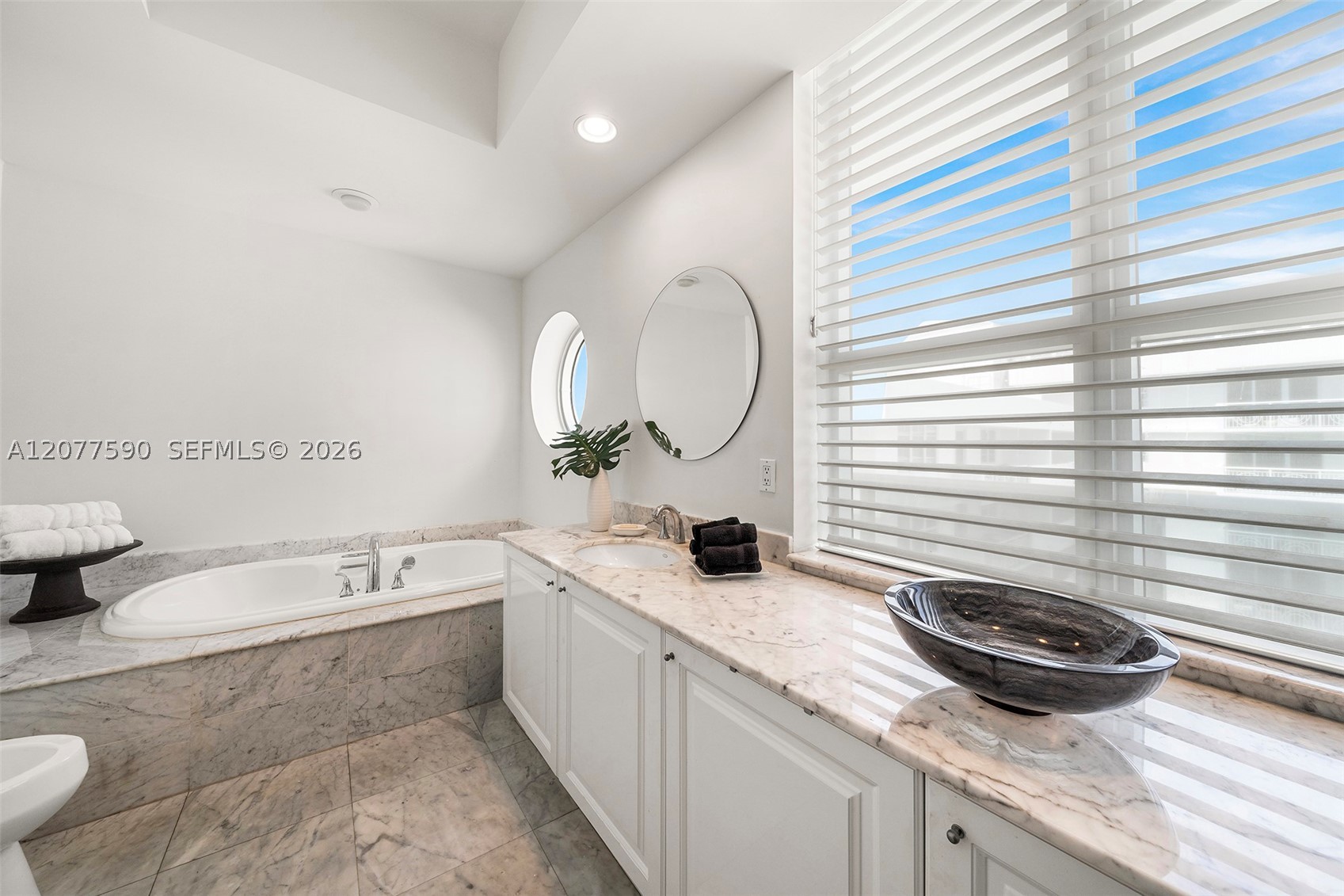 5801 Collins Ave #PH1600, Miami Beach FL 33140