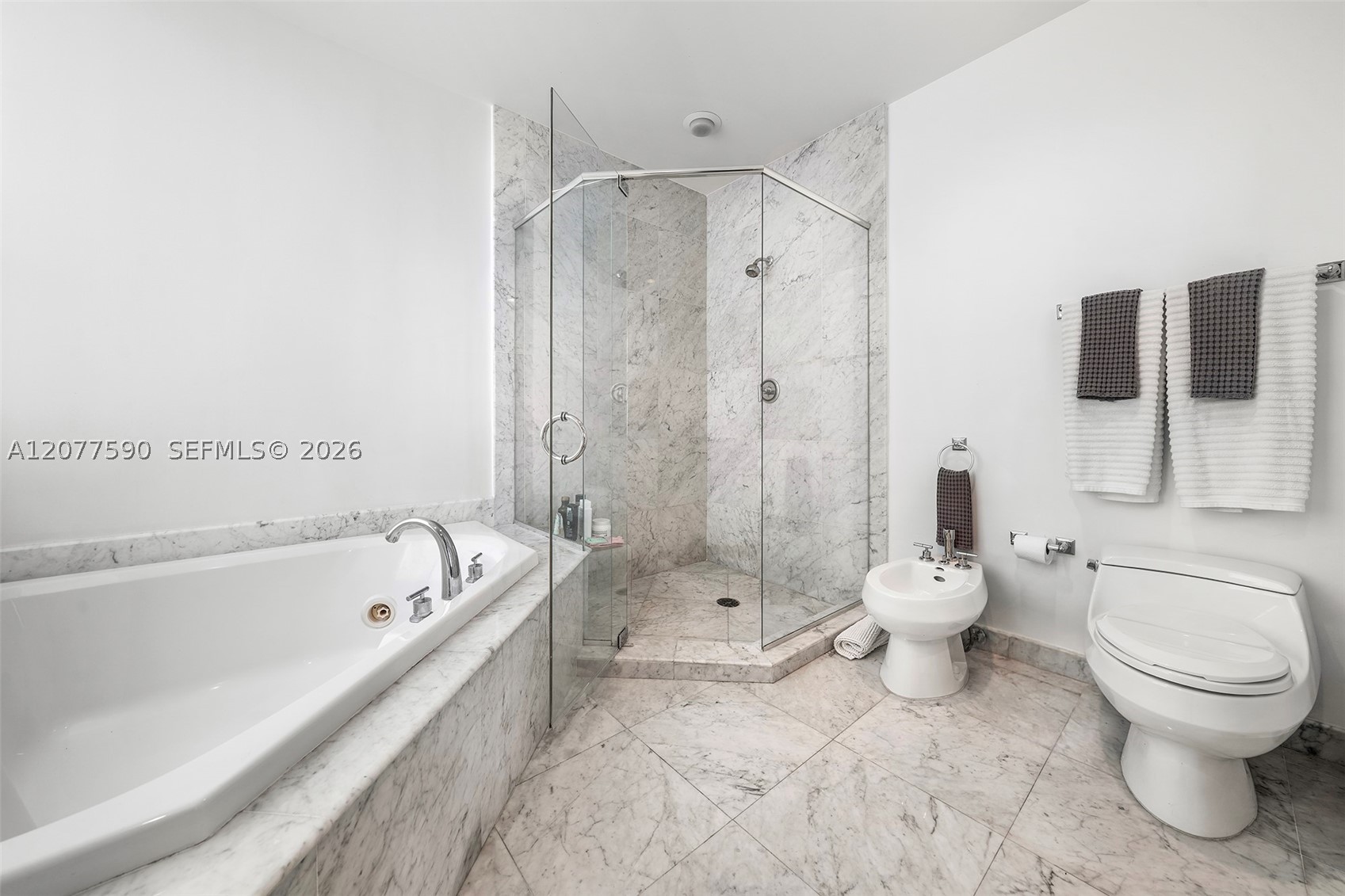 5801 Collins Ave #PH1600, Miami Beach FL 33140