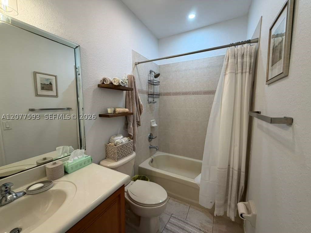 7940 NW 108th Pl, Doral FL 33178
