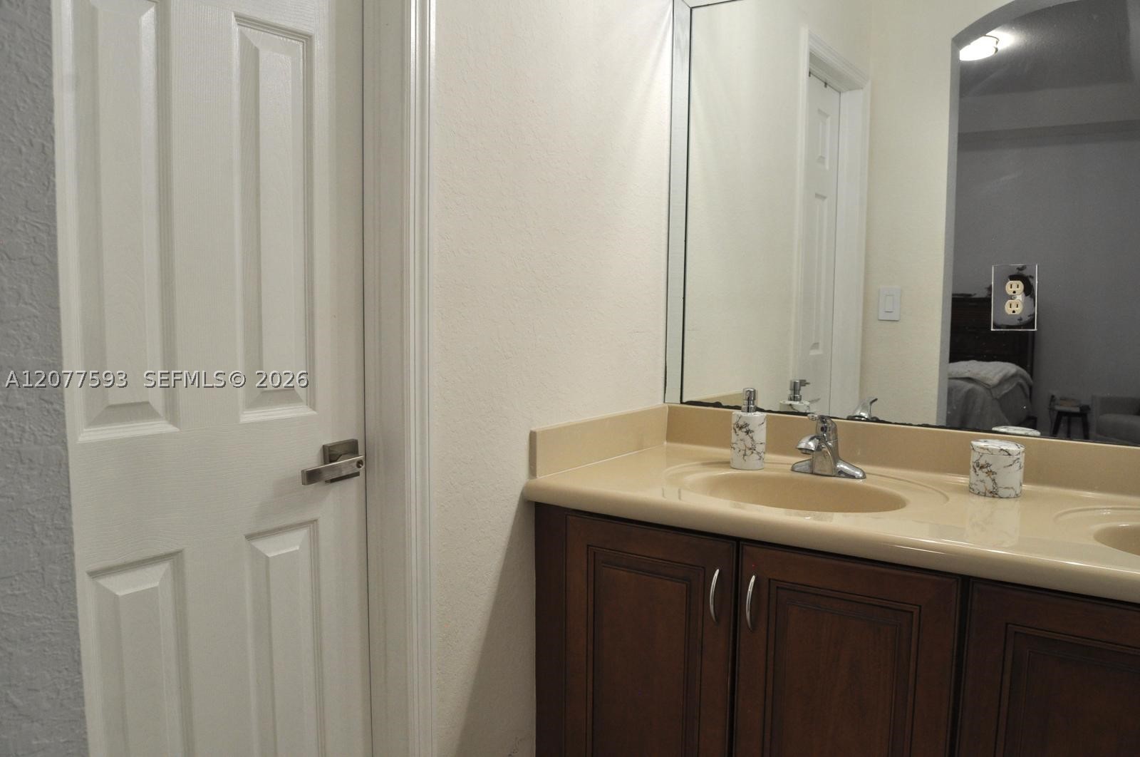 7940 NW 108th Pl, Doral FL 33178