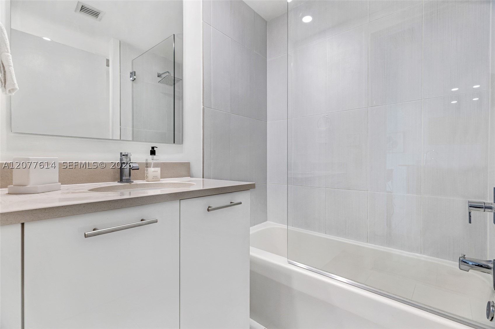 3250 NE 1st Ave #605, Miami FL 33137