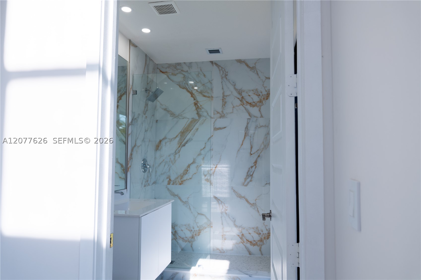 8824 NW 161st Ter, Miami Lakes FL 33018