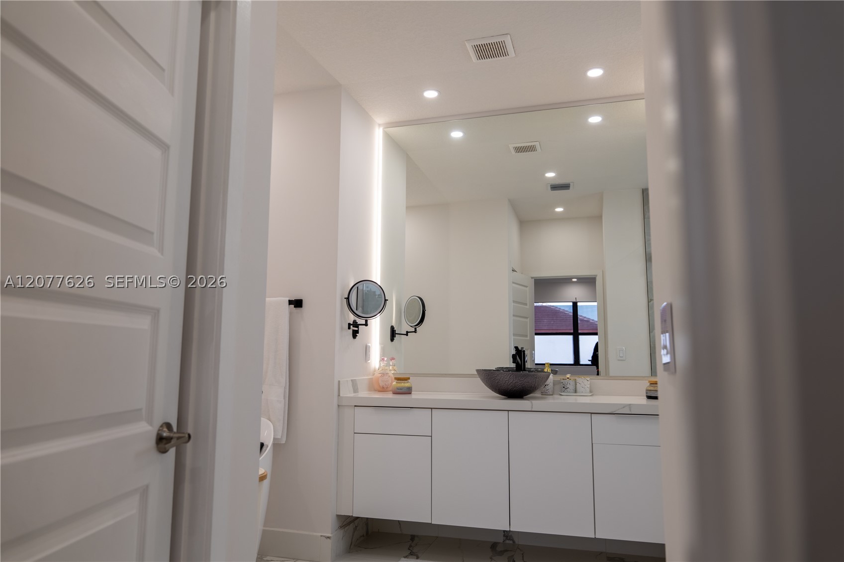 8824 NW 161st Ter, Miami Lakes FL 33018