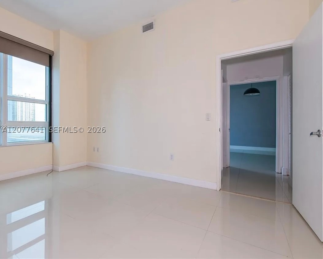 950 Brickell Bay Dr #902, Miami FL 33131