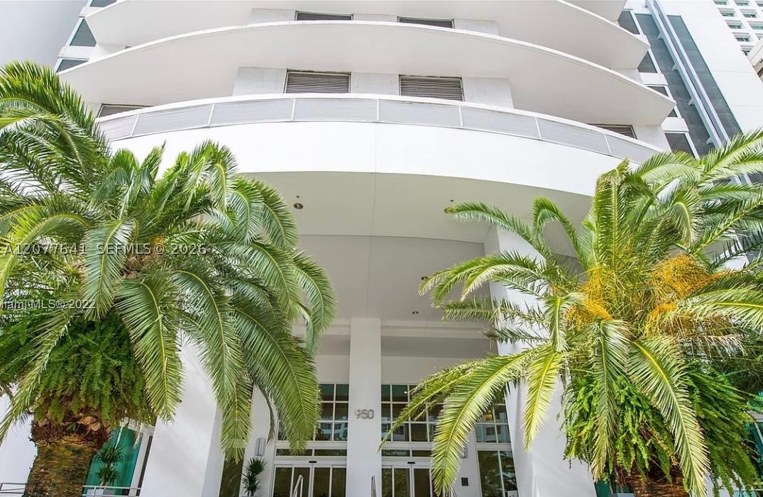 950 Brickell Bay Dr #902, Miami FL 33131