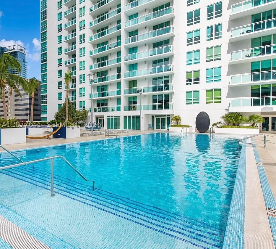 950 Brickell Bay Dr #902, Miami FL 33131