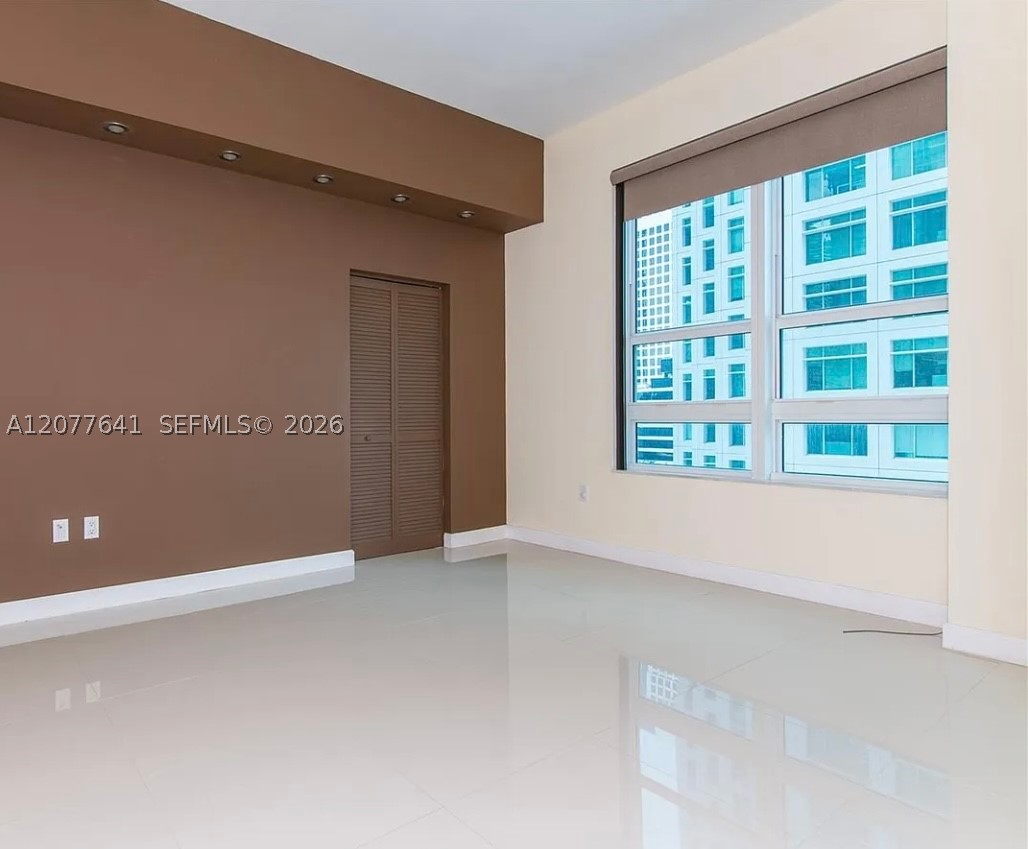 950 Brickell Bay Dr #902, Miami FL 33131