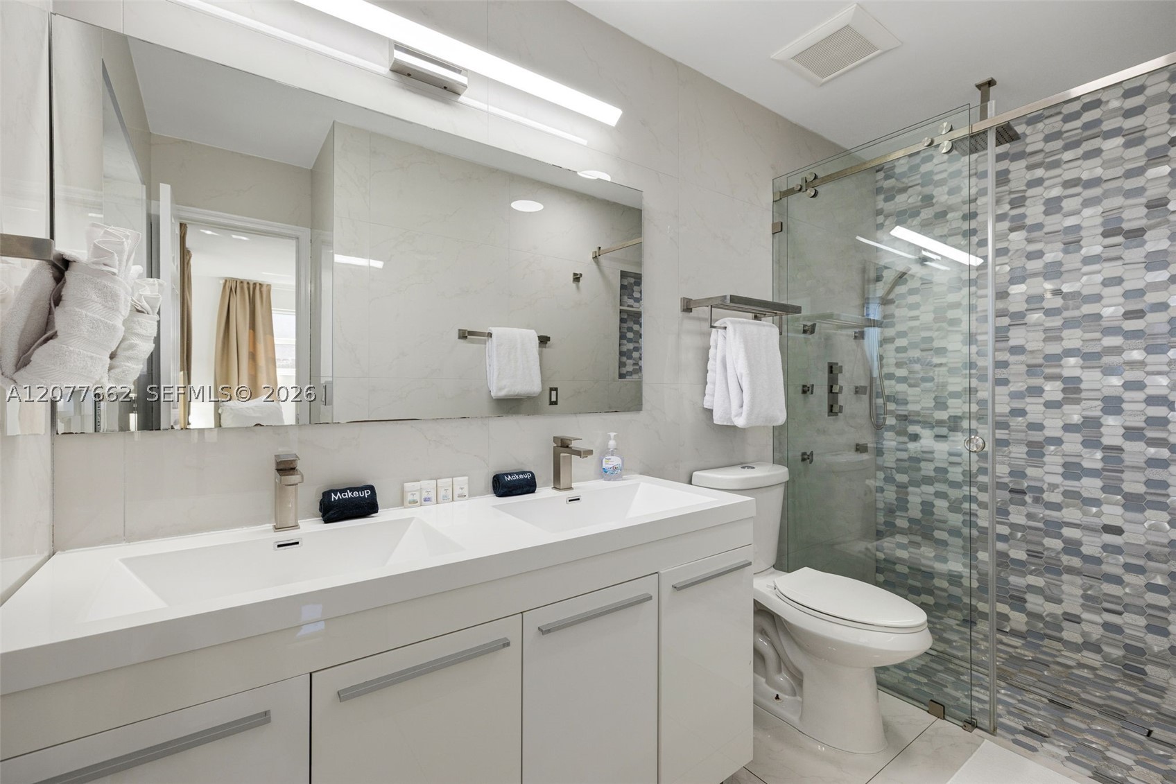 220 NE 10th Ave, Hallandale Beach FL 33009