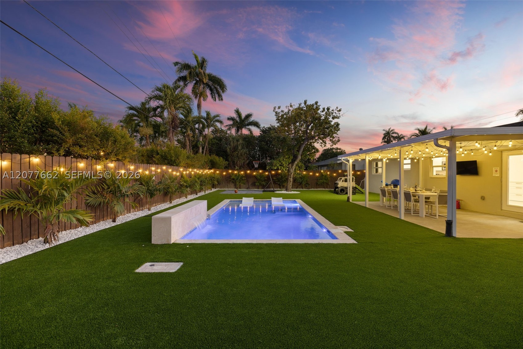 220 NE 10th Ave, Hallandale Beach FL 33009