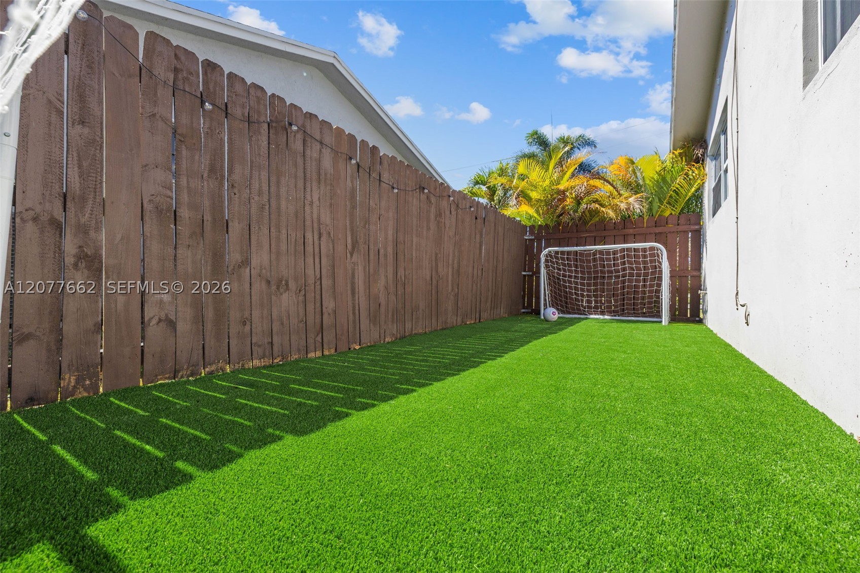 220 NE 10th Ave, Hallandale Beach FL 33009