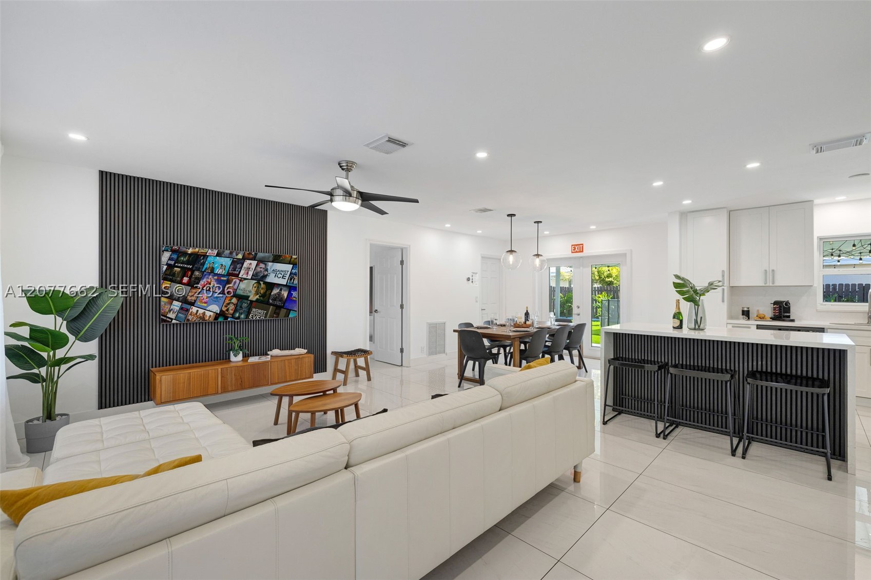 220 NE 10th Ave, Hallandale Beach FL 33009