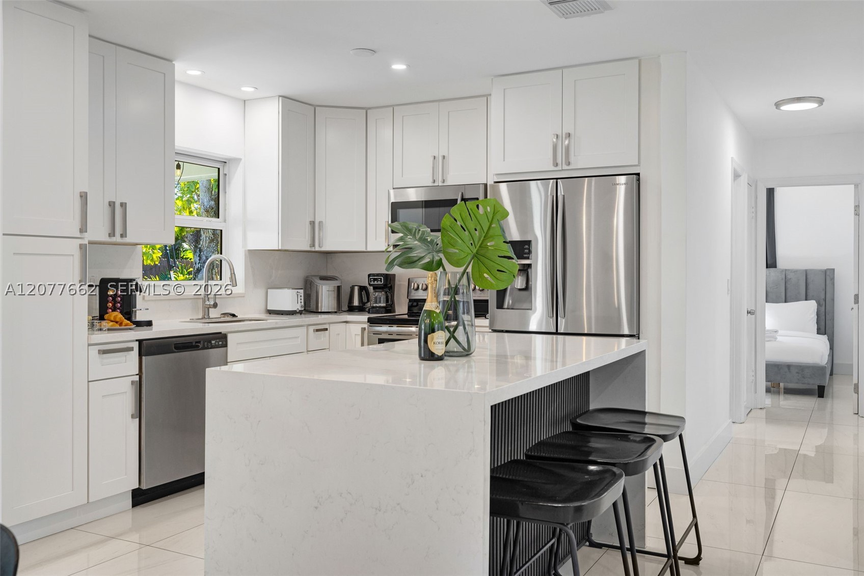 220 NE 10th Ave, Hallandale Beach FL 33009