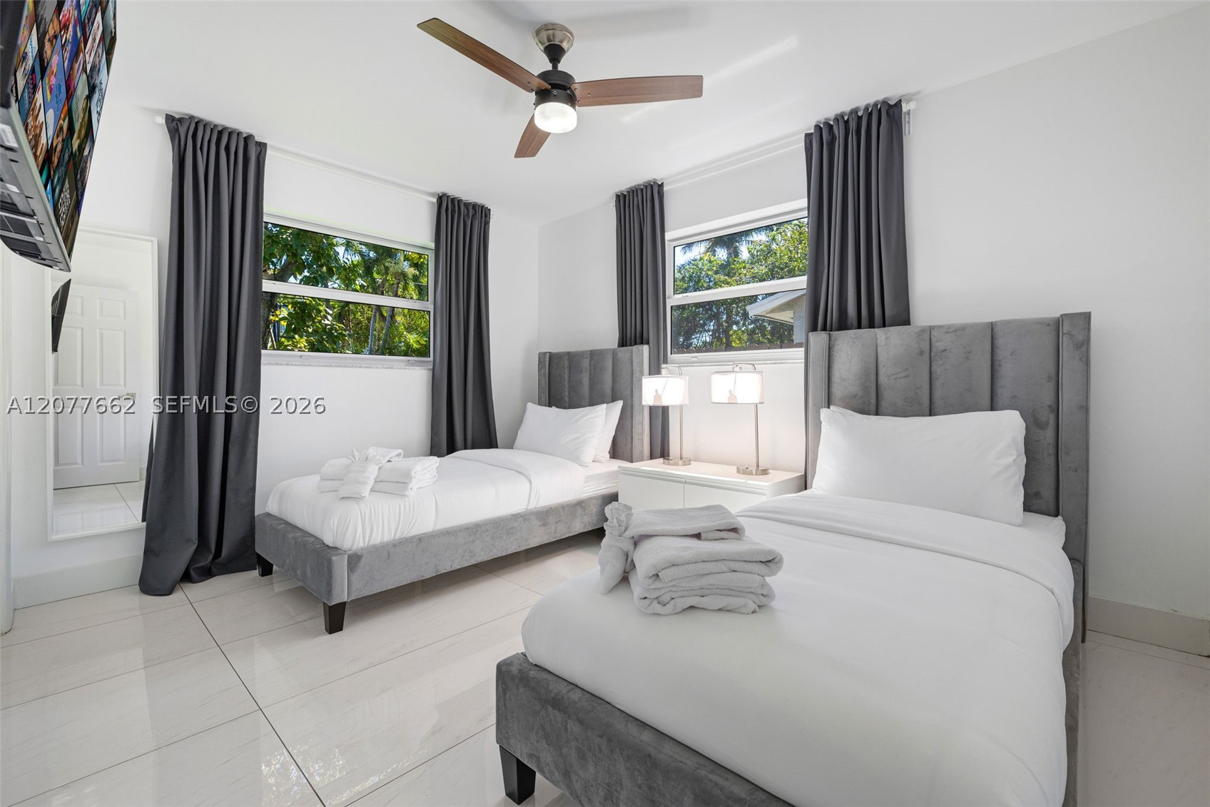 220 NE 10th Ave, Hallandale Beach FL 33009