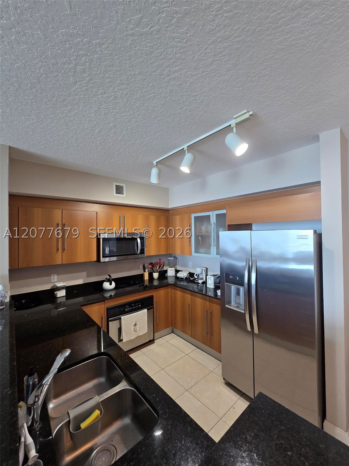 325 S Biscayne Blvd #3115, Miami FL 33131