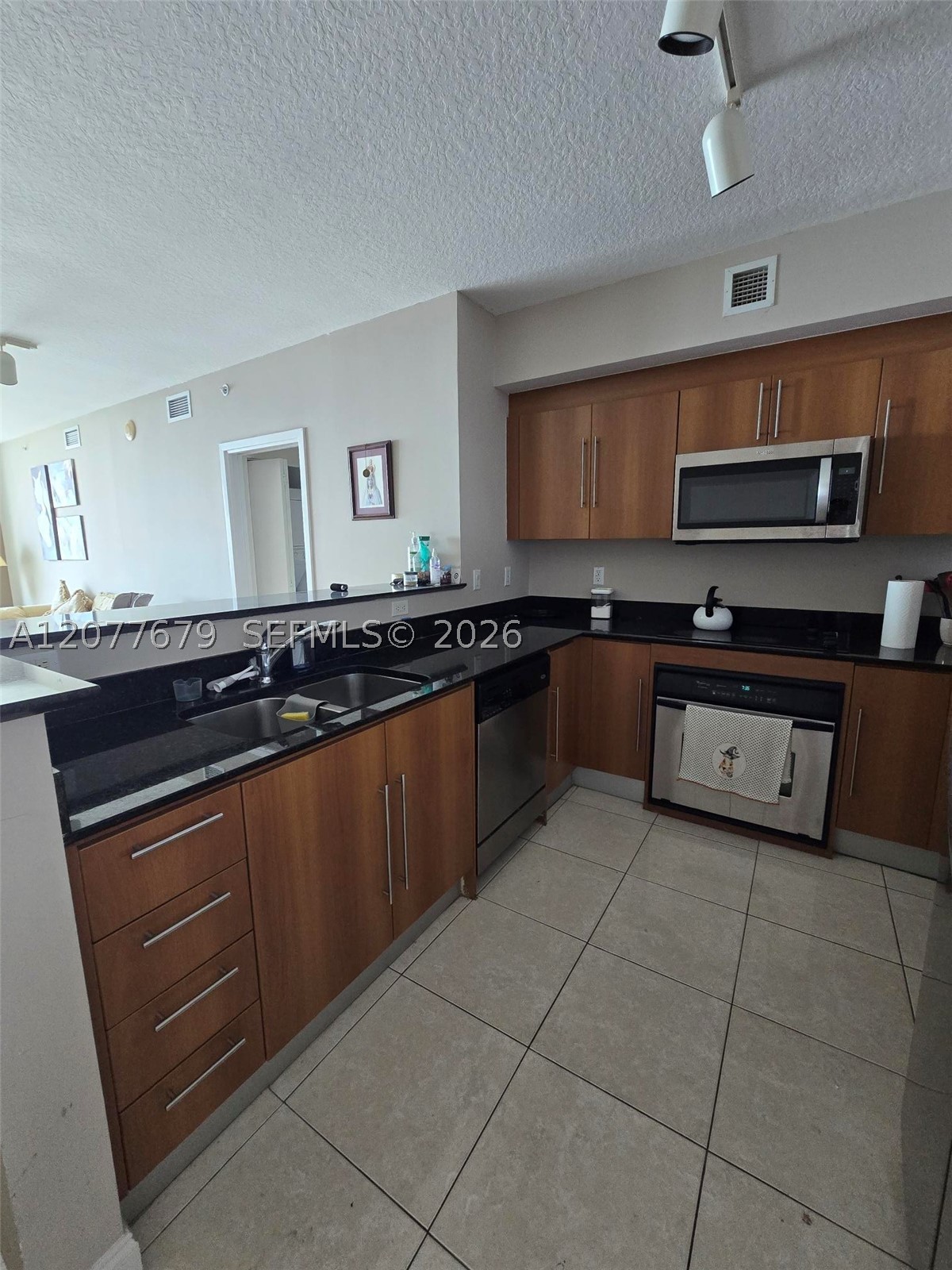 325 S Biscayne Blvd #3115, Miami FL 33131