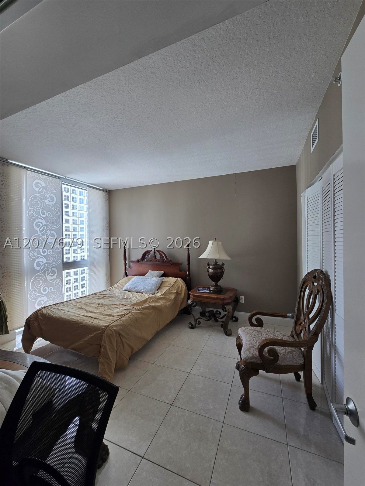 325 S Biscayne Blvd #3115, Miami FL 33131