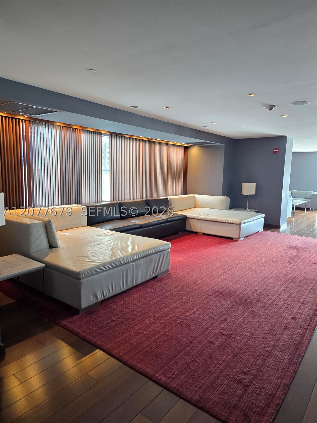 325 S Biscayne Blvd #3115, Miami FL 33131