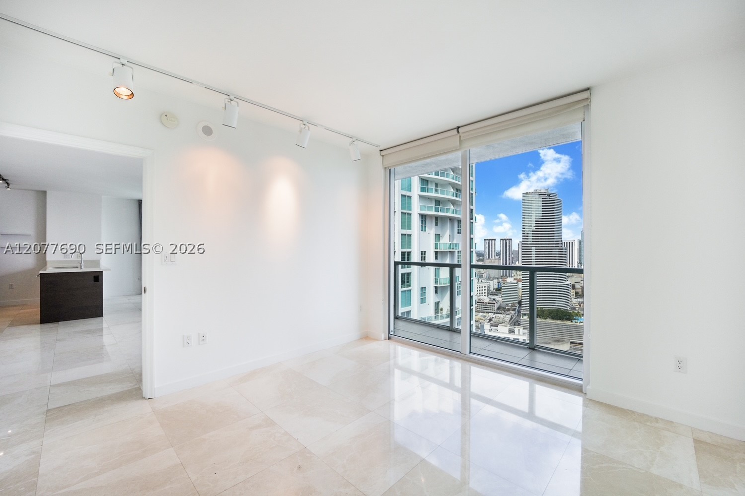 55 SE 6th St #3901, Miami FL 33131