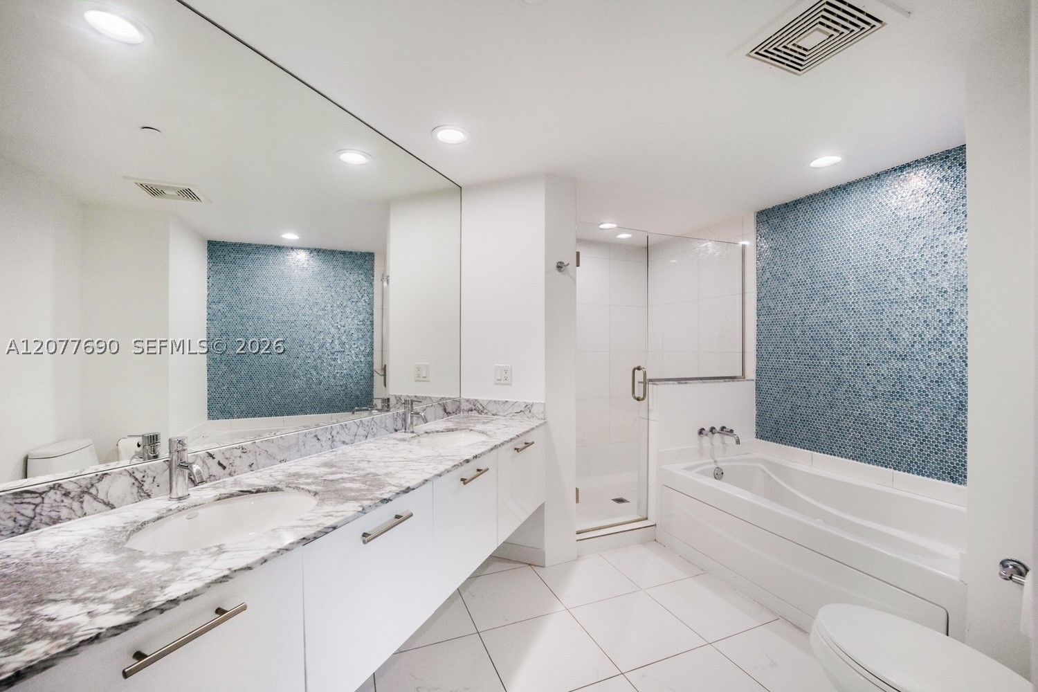55 SE 6th St #3901, Miami FL 33131