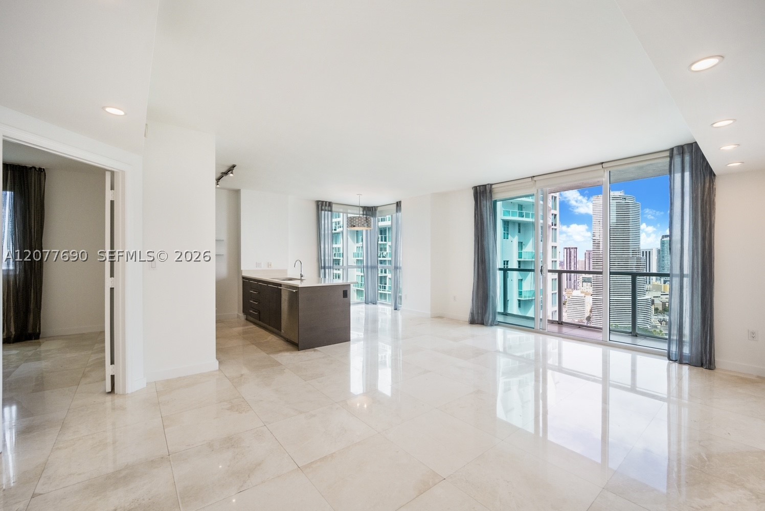 55 SE 6th St #3901, Miami FL 33131