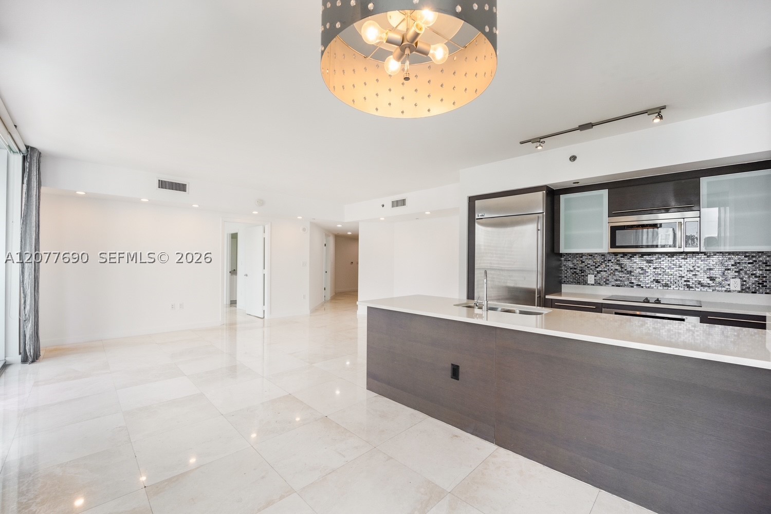 55 SE 6th St #3901, Miami FL 33131