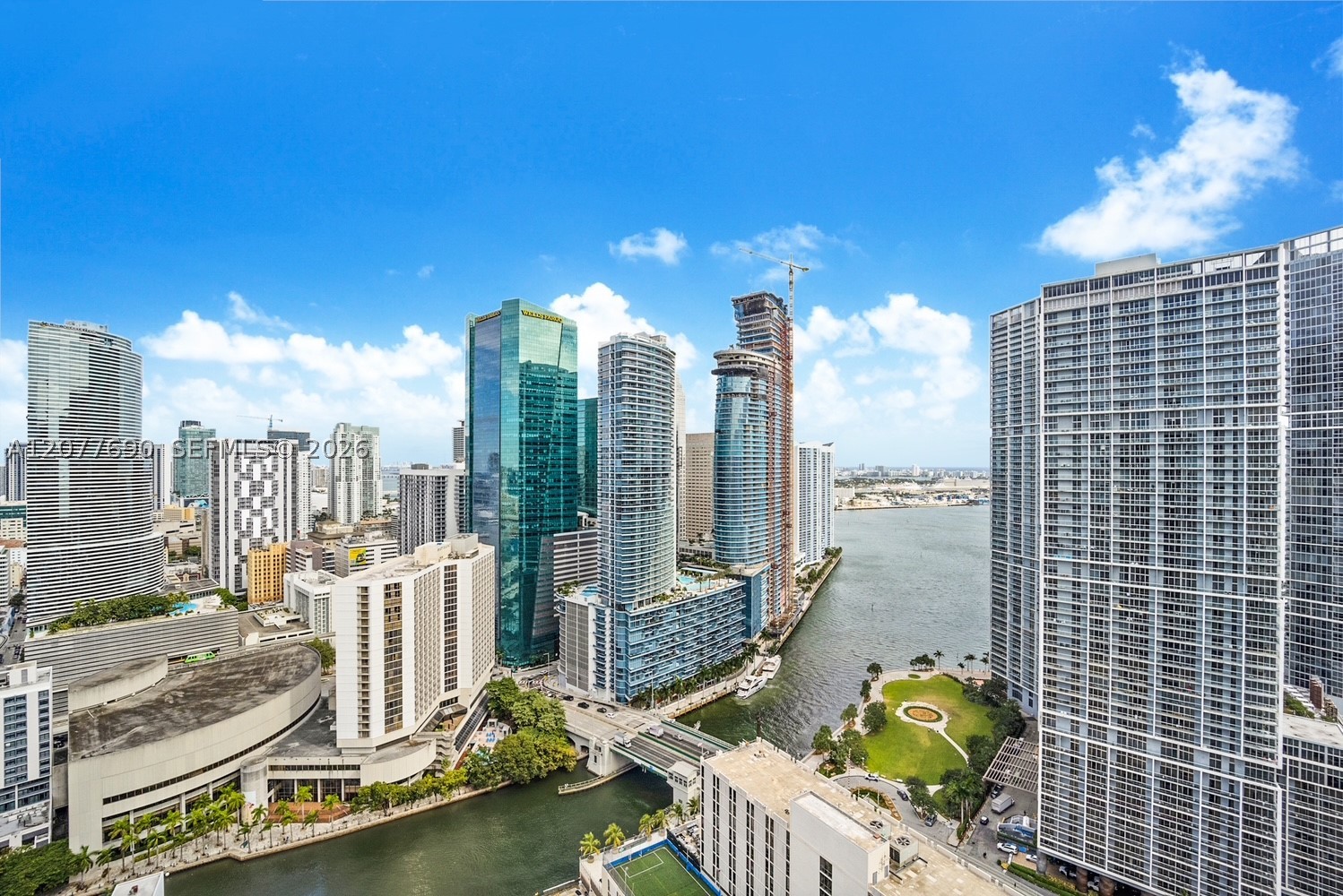 55 SE 6th St #3901, Miami FL 33131