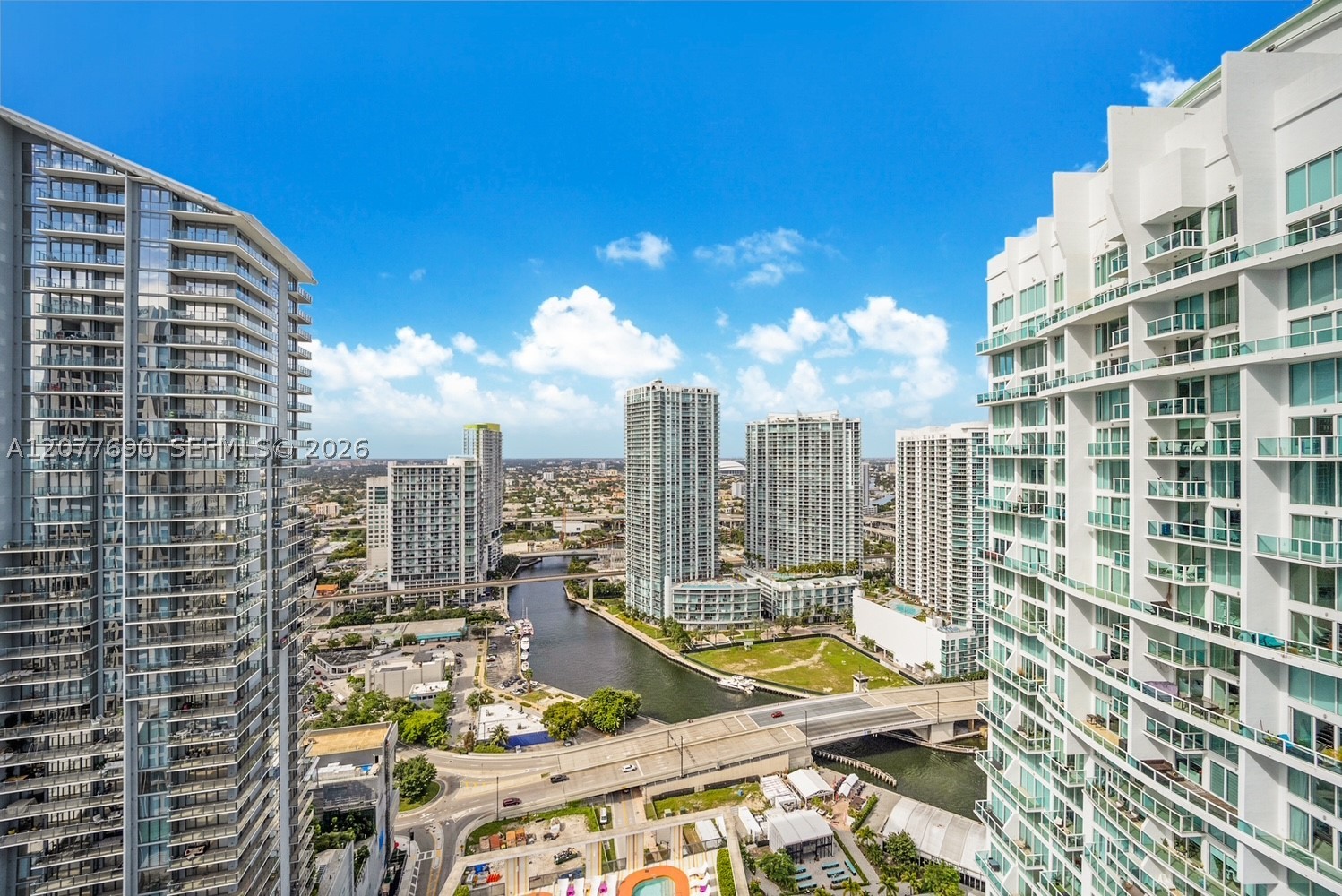 55 SE 6th St #3901, Miami FL 33131