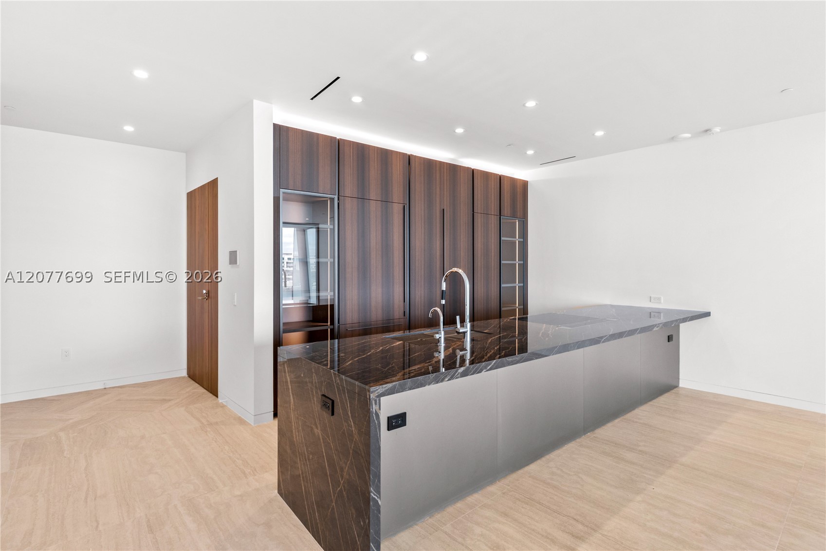 5 Grove ISle #L405, Miami FL 33133