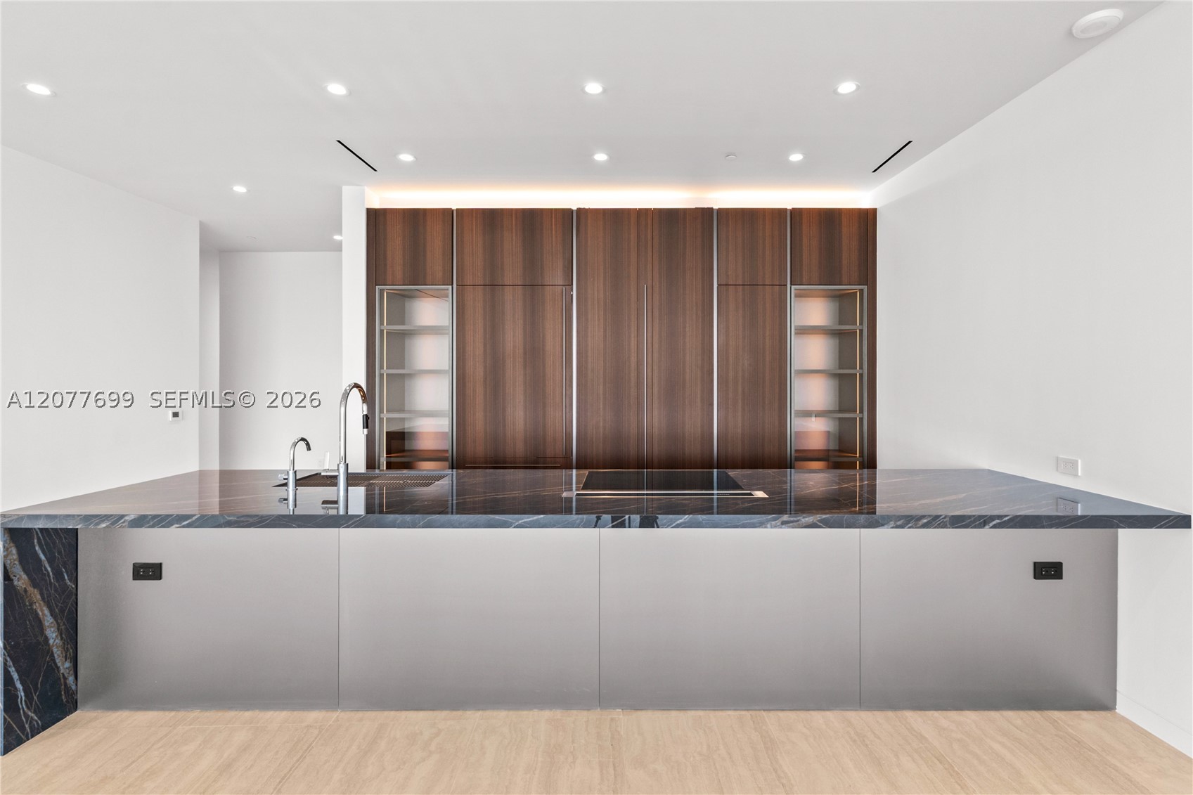 5 Grove ISle #L405, Miami FL 33133