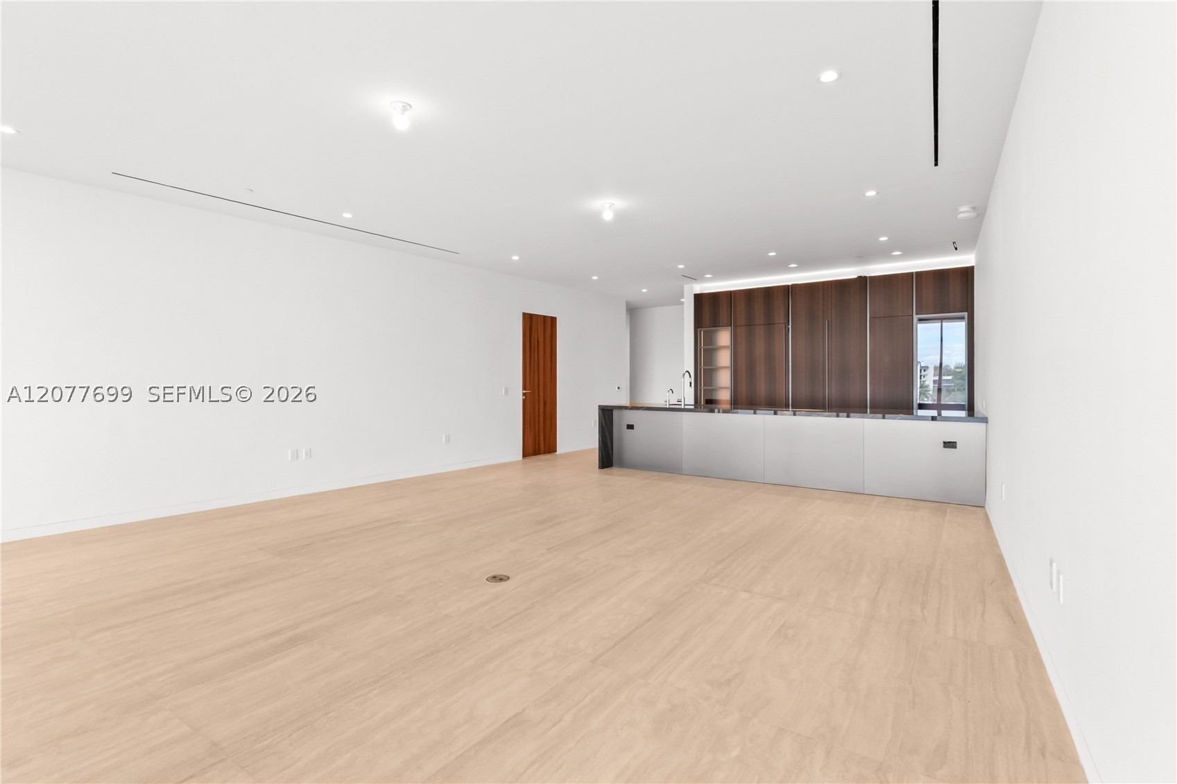 5 Grove ISle #L405, Miami FL 33133