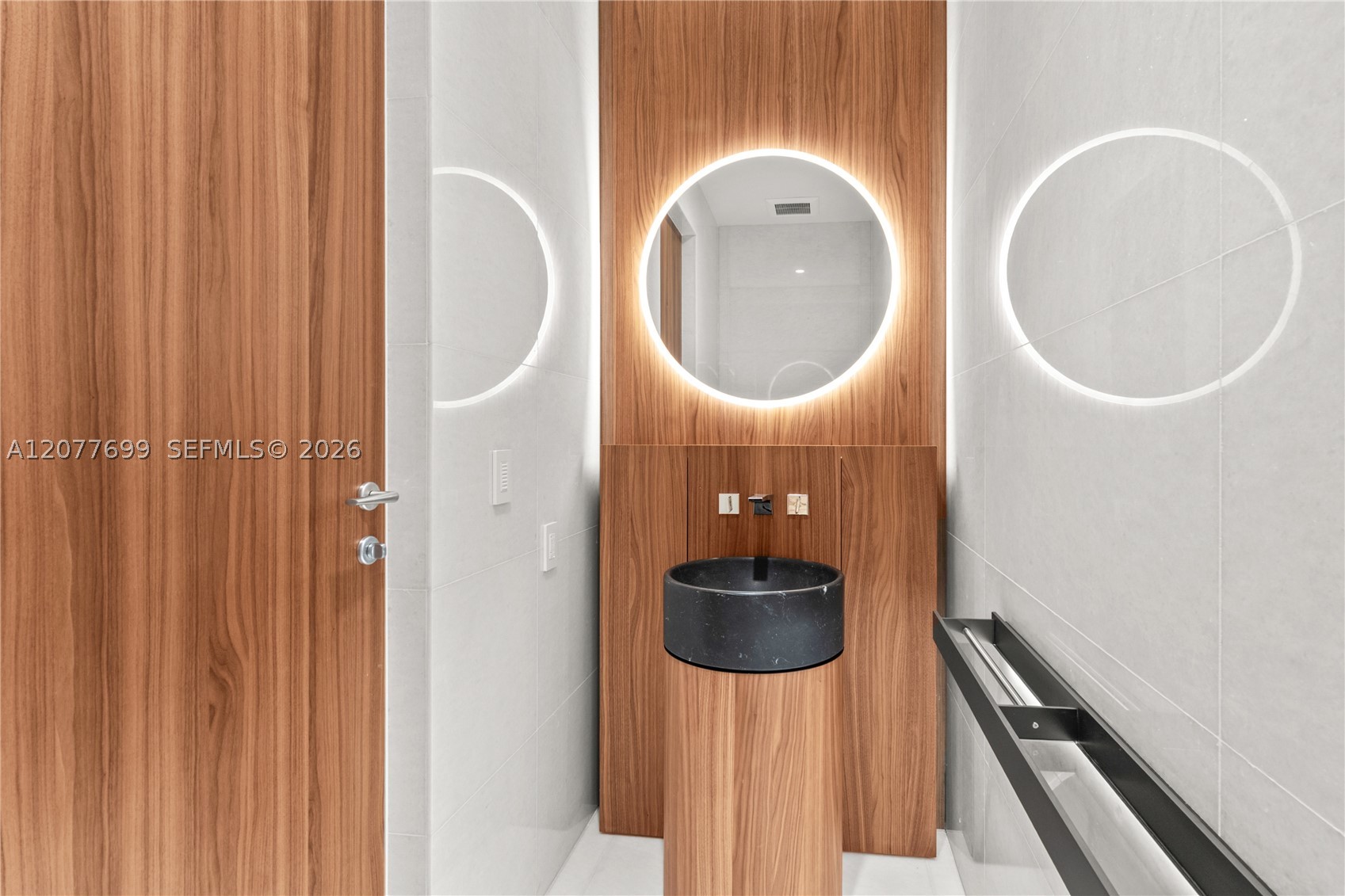 5 Grove ISle #L405, Miami FL 33133