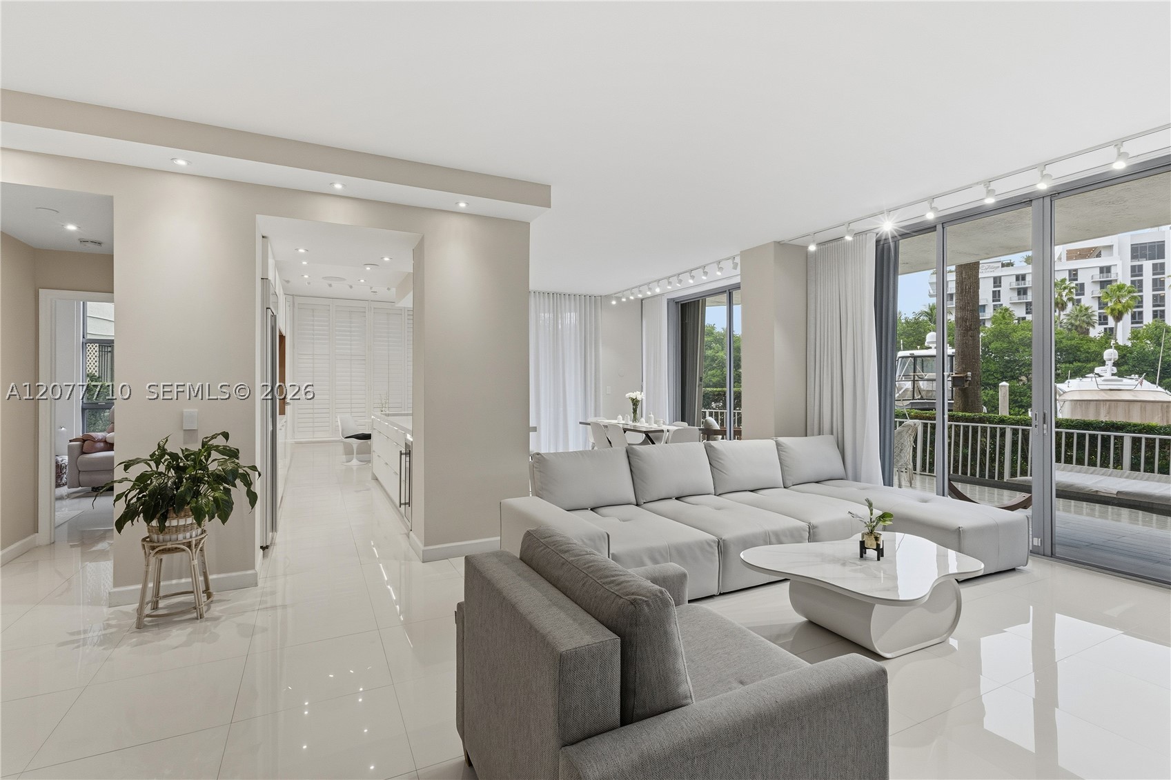 3500 Mystic Pointe Dr #104, Aventura FL 33180